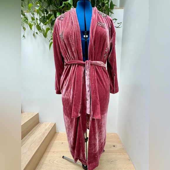 L’atiste by Amy - Pink velvet belted duster with beading detail - Size M - Picture 7 of 11